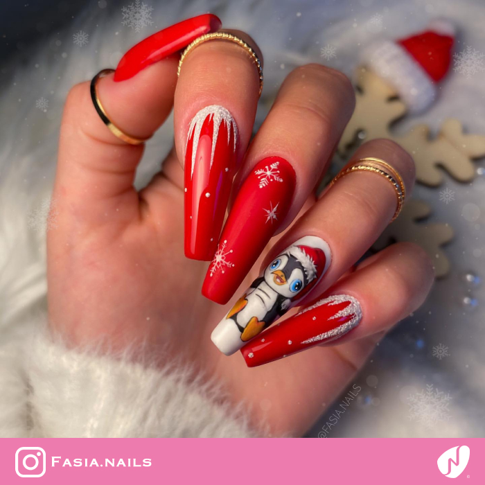 Christmas Penguin Accent Nail